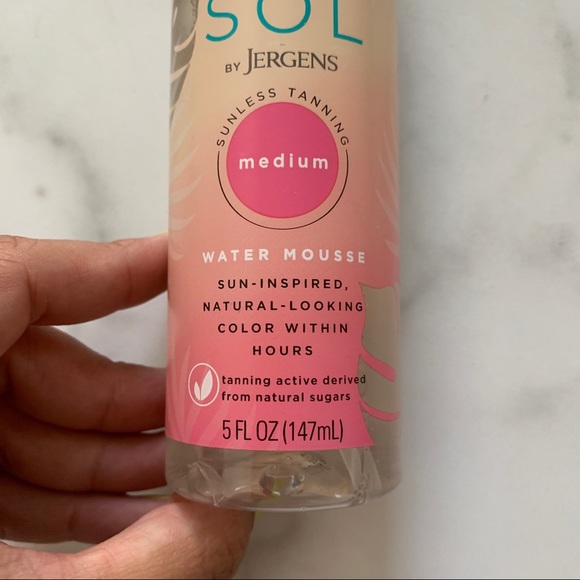 New Sol by Jergens Sunless tanning mousse and mitt bundle - Picture 3 of 7